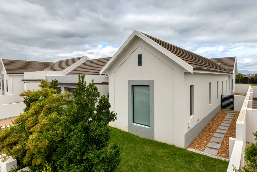 To Let 3 Bedroom Property for Rent in Sitari Country Estate Western Cape